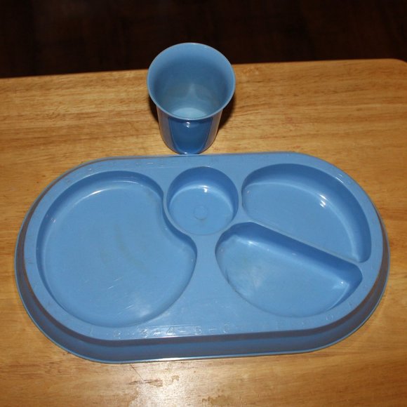 Vintage Blue  Child's Section Plate with Cup and cup holder - Picture 2 of 3